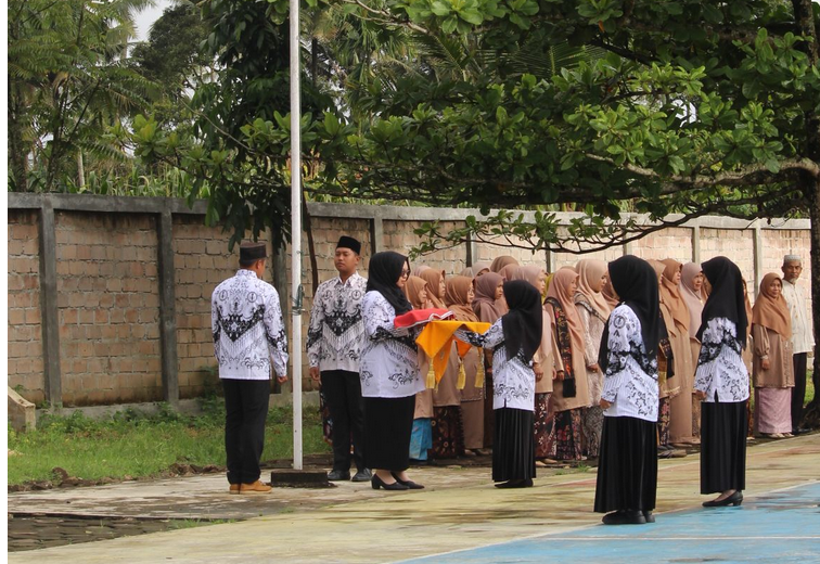 SMANSAGU Laksanakan Peringatan Hari Guru Nasional 2024 dan Beri Penghargaan kepada Guru, Tenaga Kependidikan, dan Peserta Didik Berprestasi