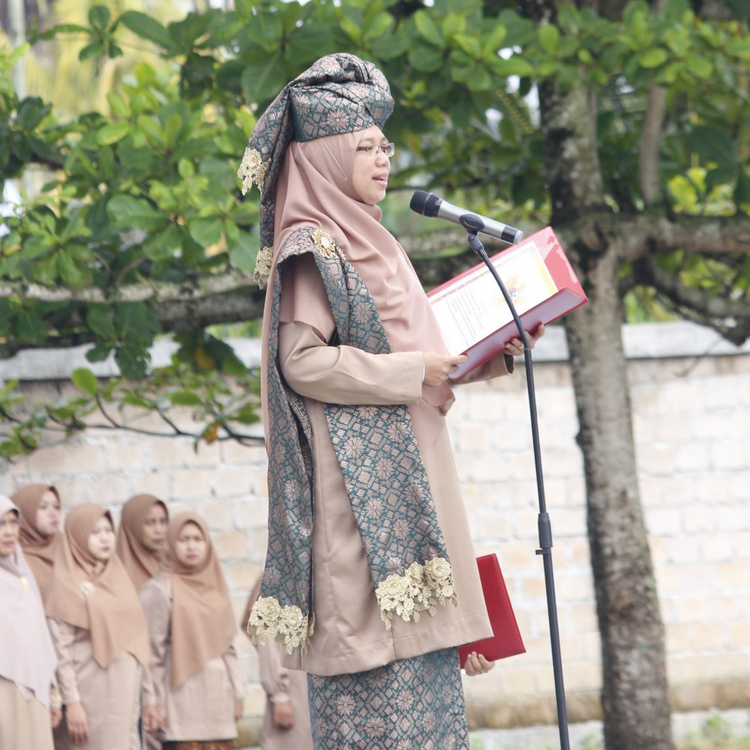 SMANSAGU Laksanakan Peringatan Hari Guru Nasional 2024 dan Beri Penghargaan kepada Guru, Tenaga Kependidikan, dan Peserta Didik Berprestasi