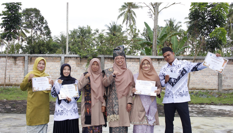 SMANSAGU Laksanakan Peringatan Hari Guru Nasional 2024 dan Beri Penghargaan kepada Guru, Tenaga Kependidikan, dan Peserta Didik Berprestasi