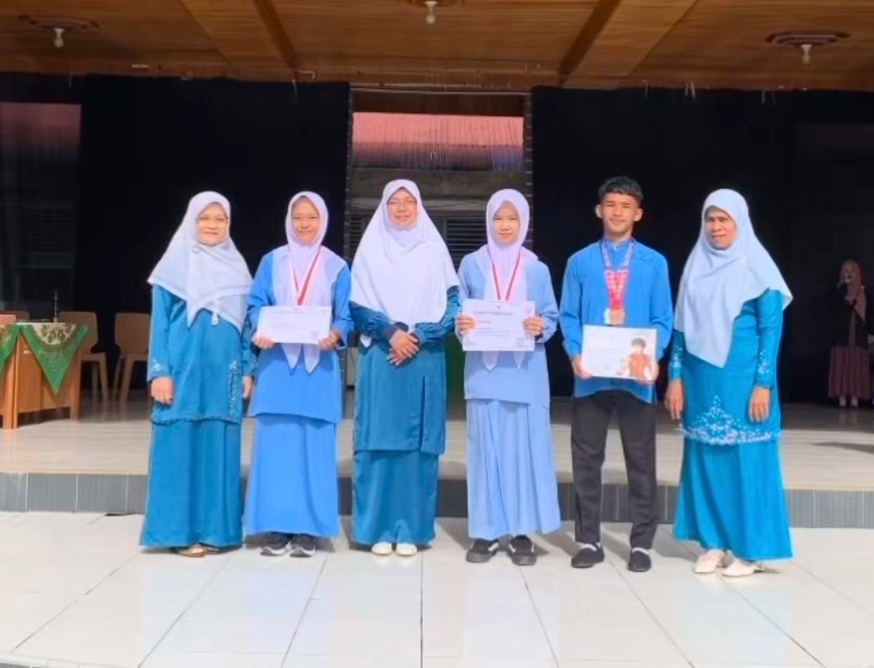 Penerimaan Rapor Semester I Tahun Ajaran 2025/2026