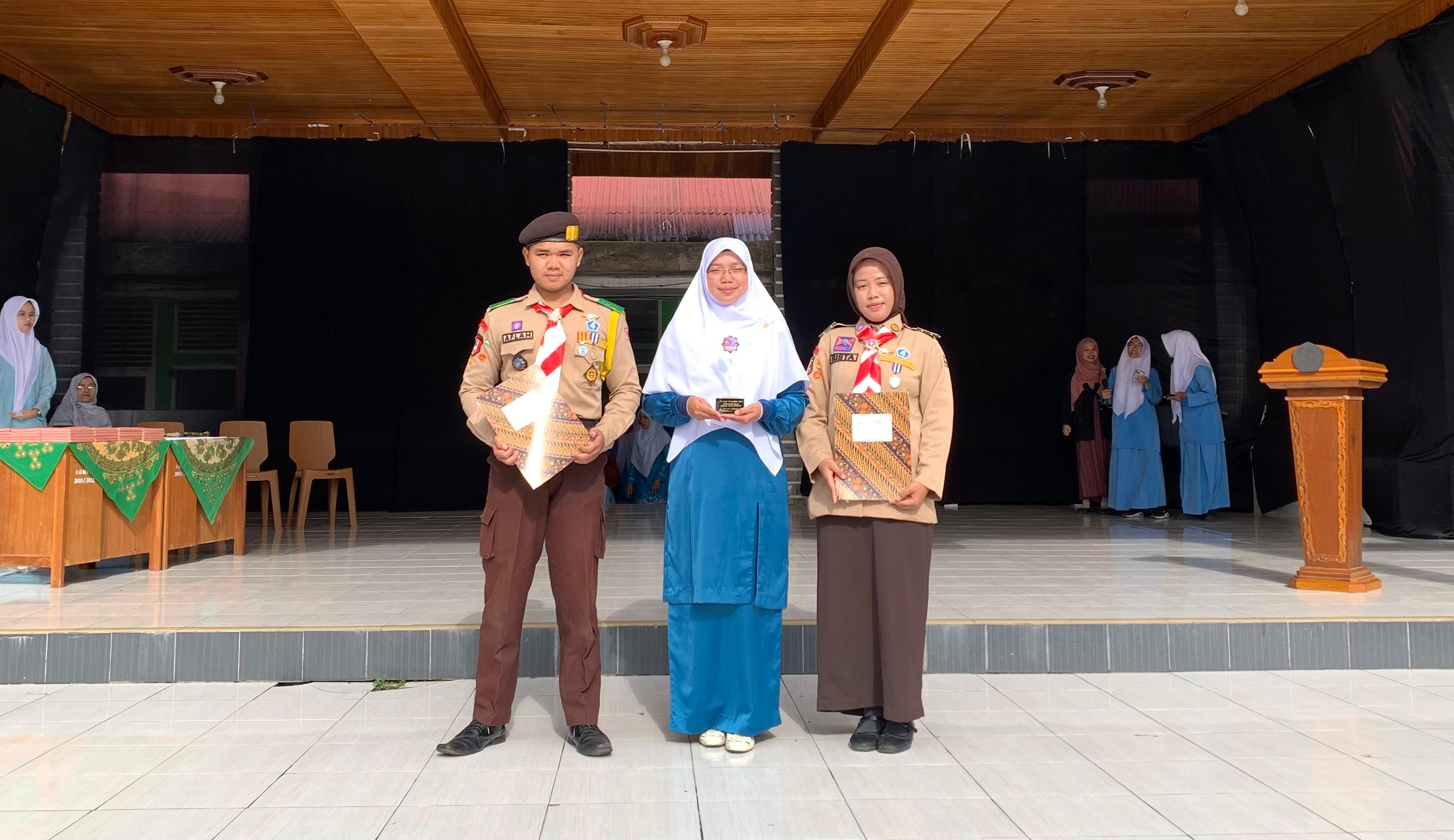 Penerimaan Rapor Semester I Tahun Ajaran 2025/2026