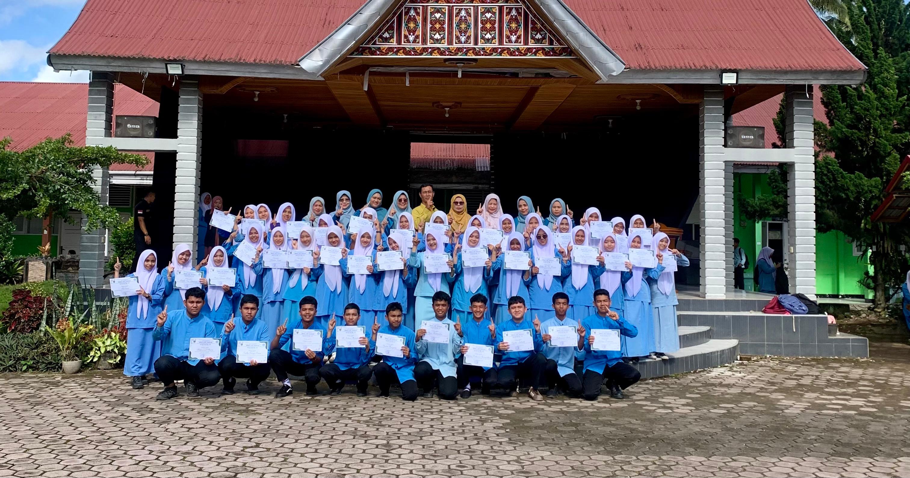 Penerimaan Rapor Semester I Tahun Ajaran 2025/2026