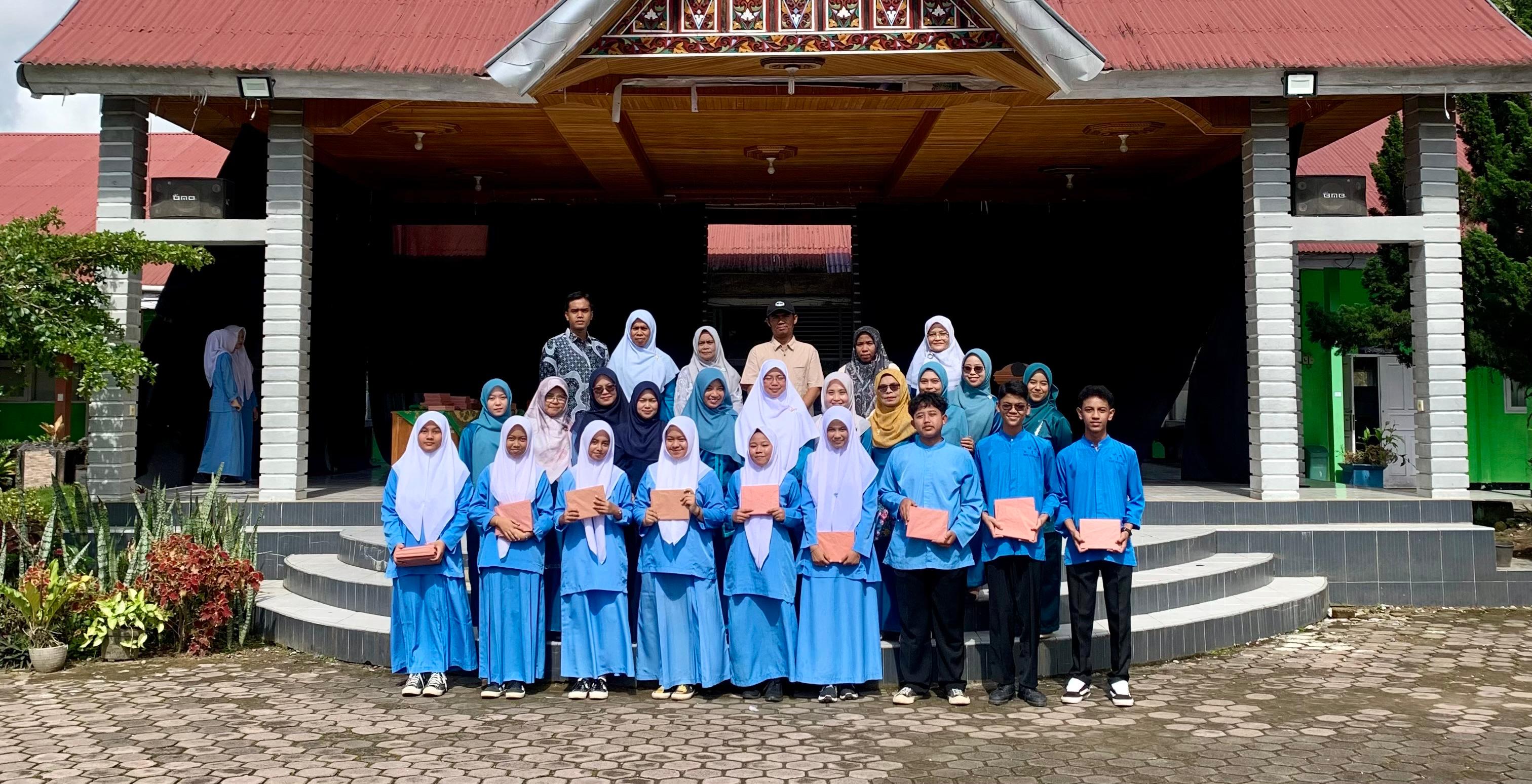 Penerimaan Rapor Semester I Tahun Ajaran 2025/2026