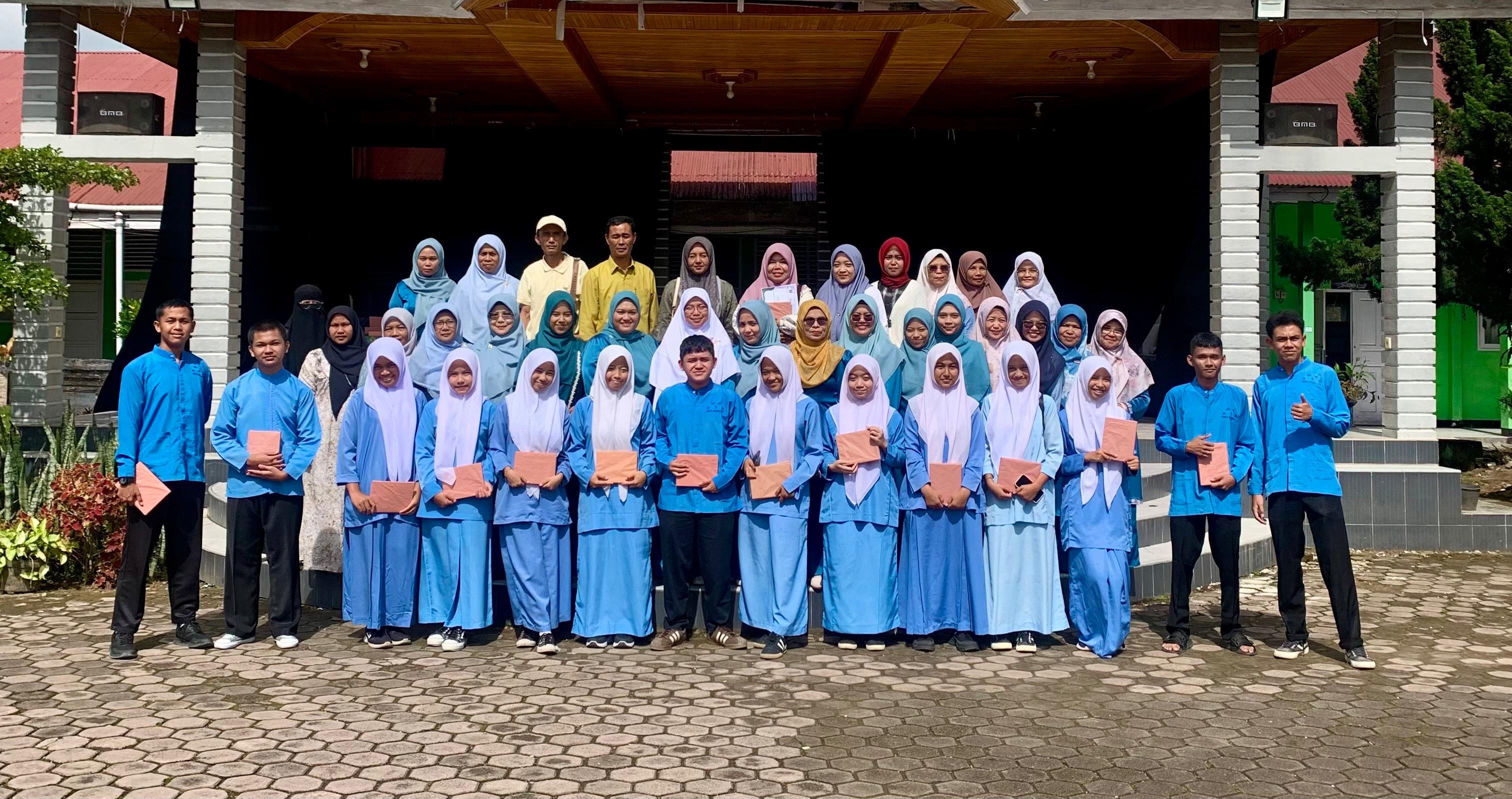 Penerimaan Rapor Semester I Tahun Ajaran 2025/2026