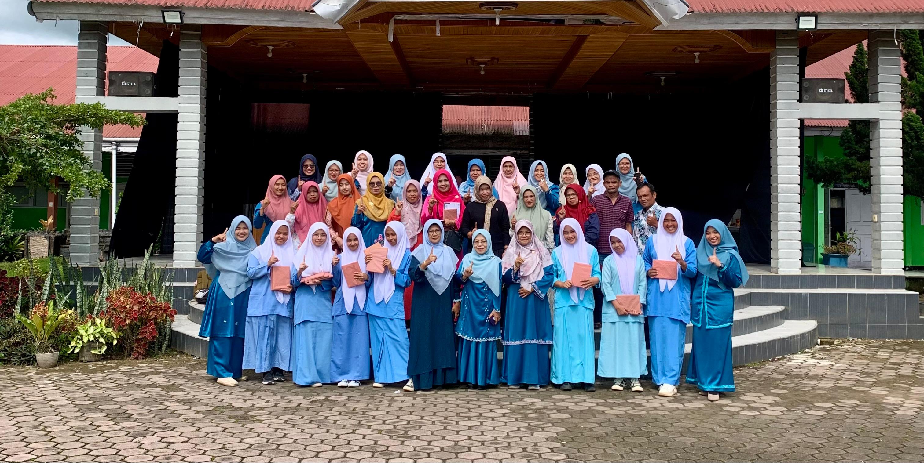 Penerimaan Rapor Semester I Tahun Ajaran 2025/2026