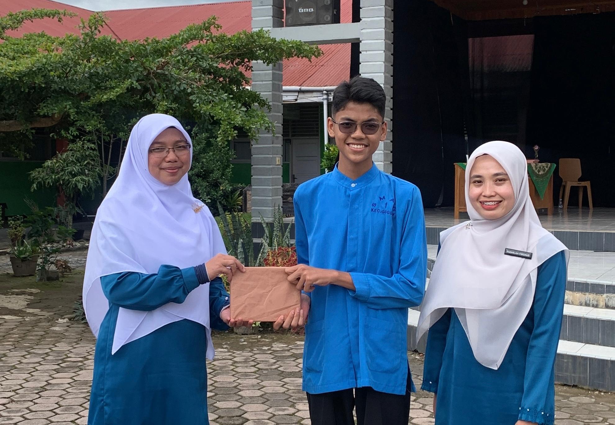 Penerimaan Rapor Semester I Tahun Ajaran 2025/2026